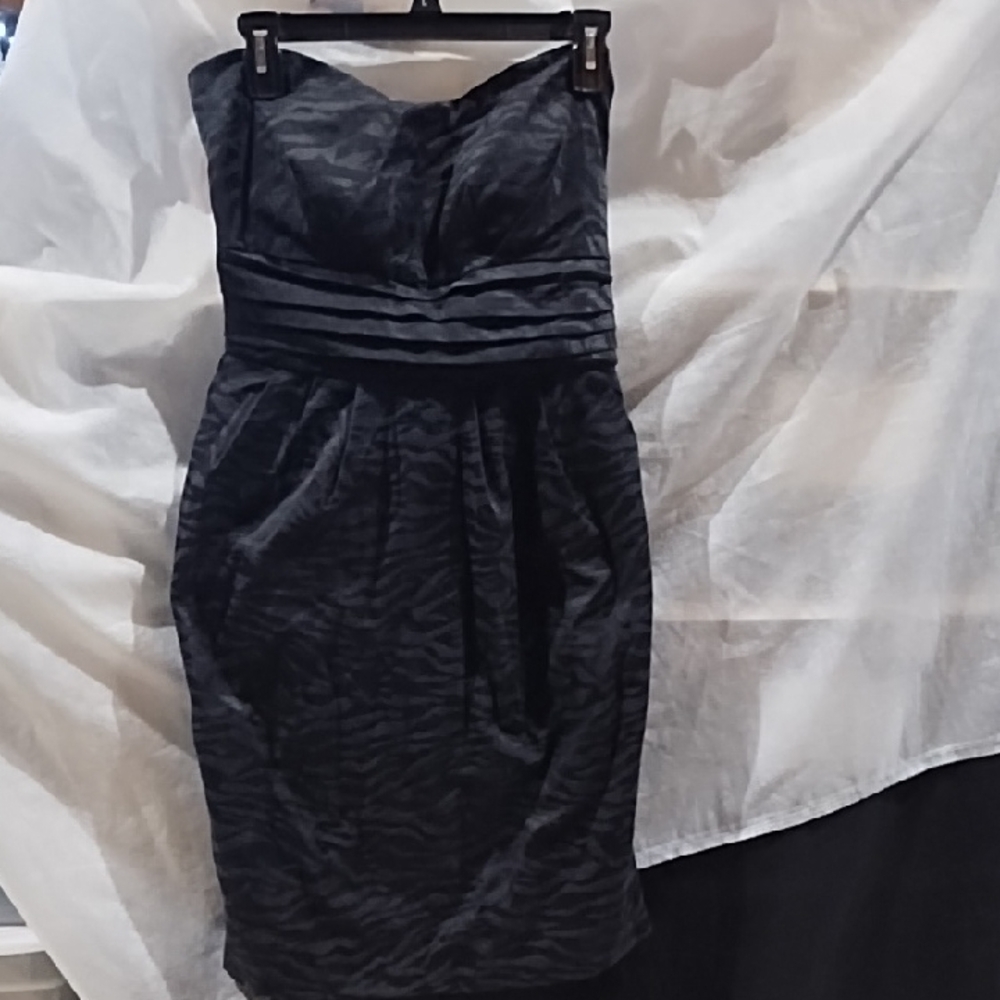 Snap Black Strapless Dress